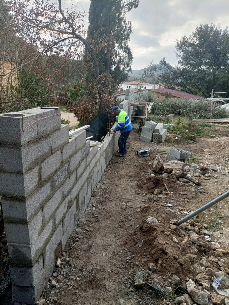 Mur de clôture par entreprise de maçonnerie à Salon-de-Provence