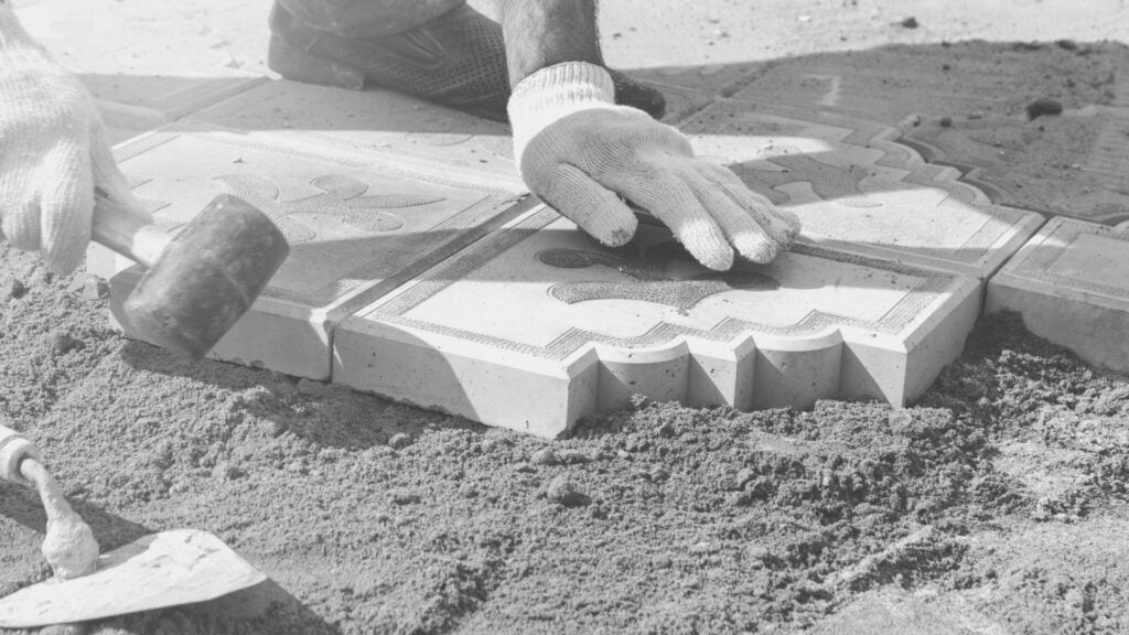 Surélévation de maison à Marseille — chantier de rehausse réglé en crypto ou en euros par Les Maisons Vertes Provençales