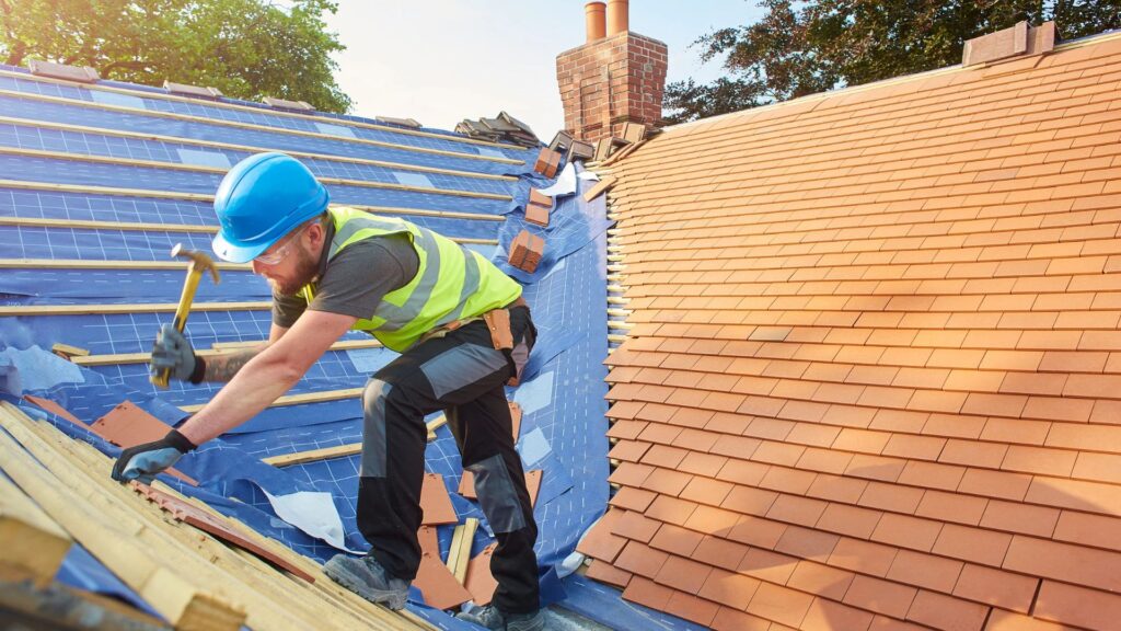 Rénovation de toiture et isolation d'une maison à Marignane — chantier réglé en crypto ou en euros par Les Maisons Vertes Provençales