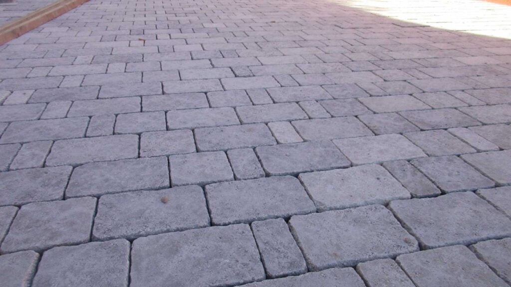 Travaux d'aménagement pavé