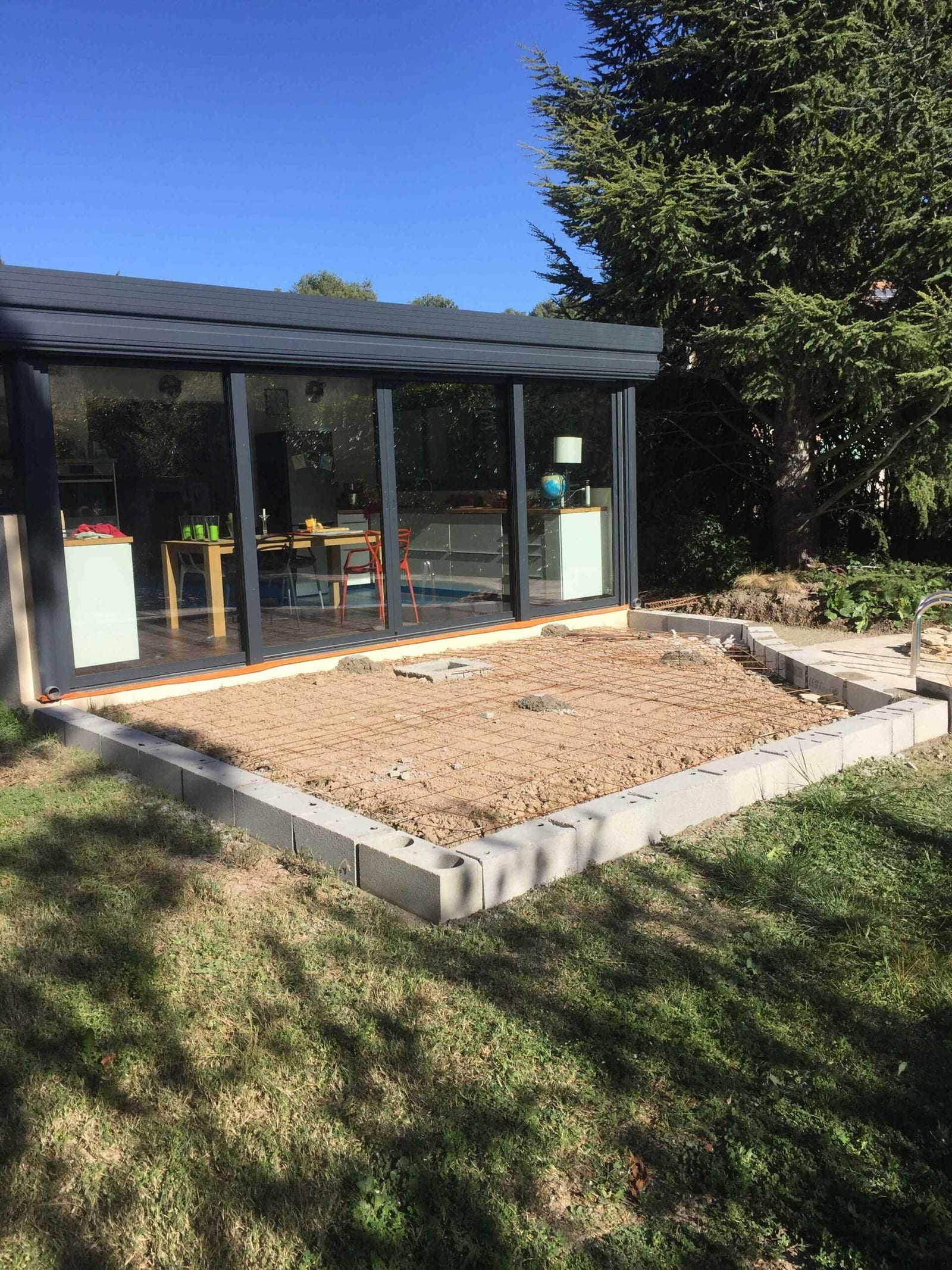 Dalle béton en préparation à Ventabren — chantier 20 m²