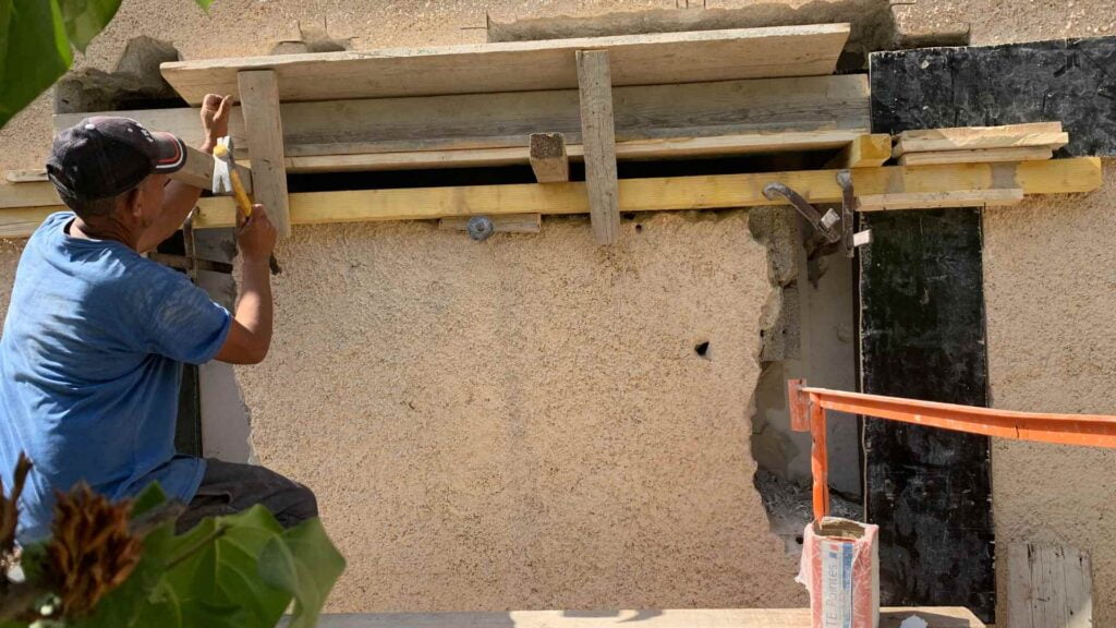 Création d'ouverture pour porte