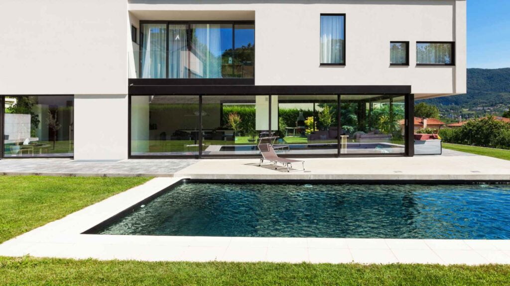 Piscine béton Avignon 84