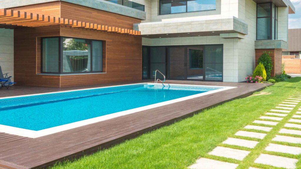 Piscine moderne proche de chez vous