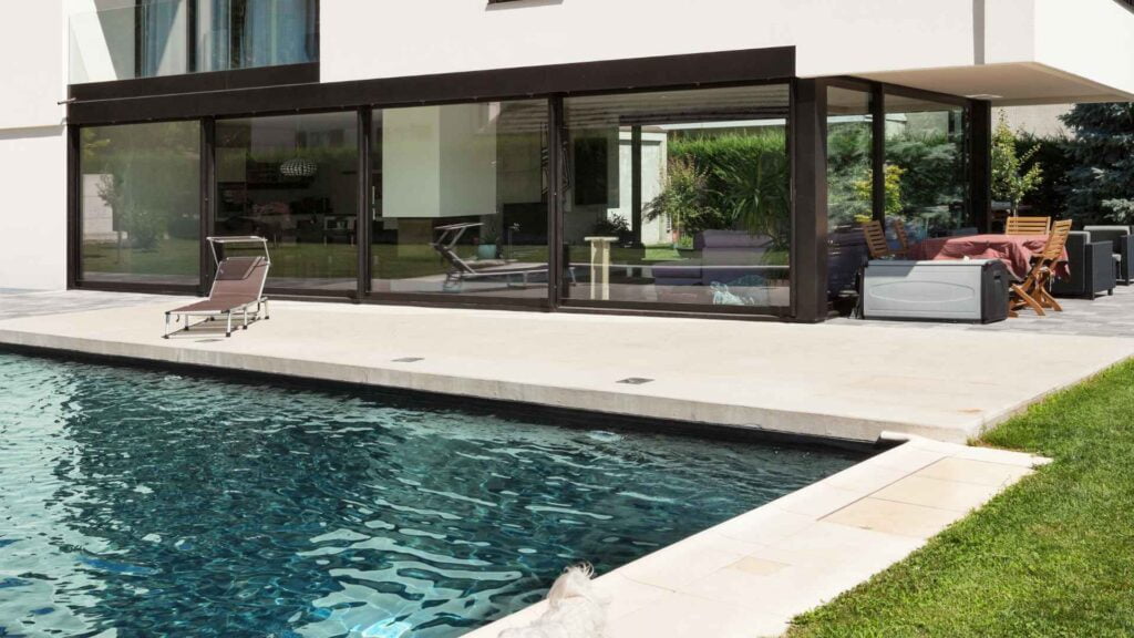 Piscine en béton dans le Vaucluse