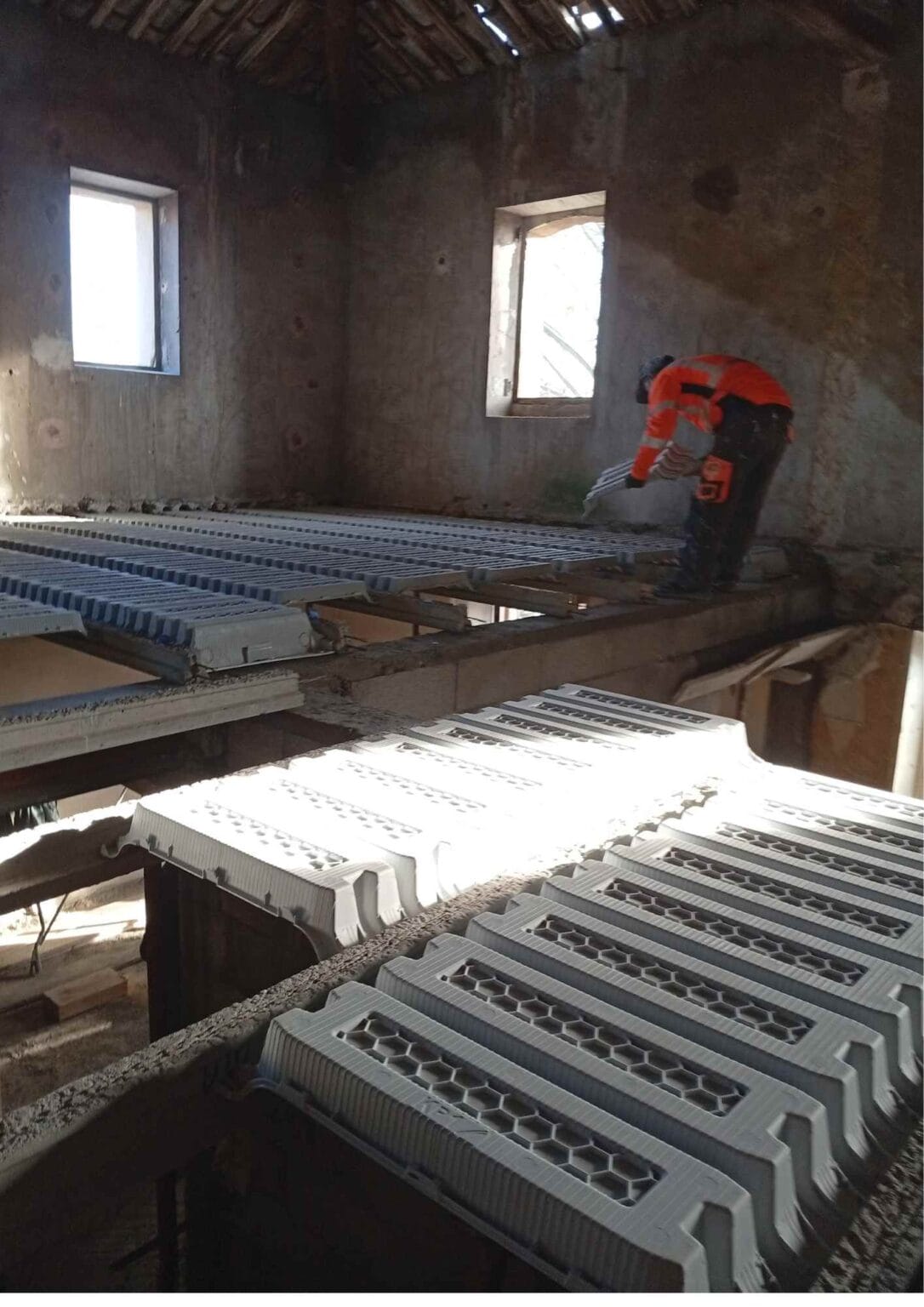 Chantier en cours mené par Les Maisons Vertes Provençales