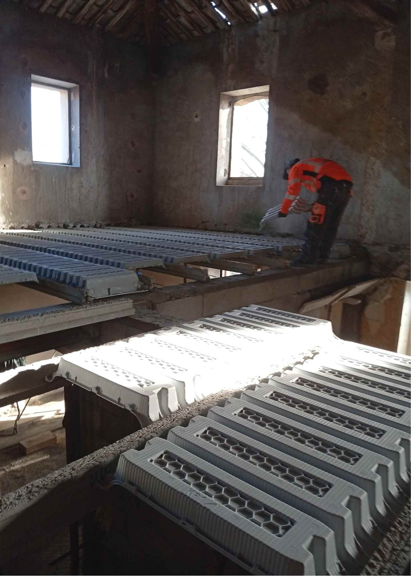 Plancher en cours de préparation pour une extension à toit plat