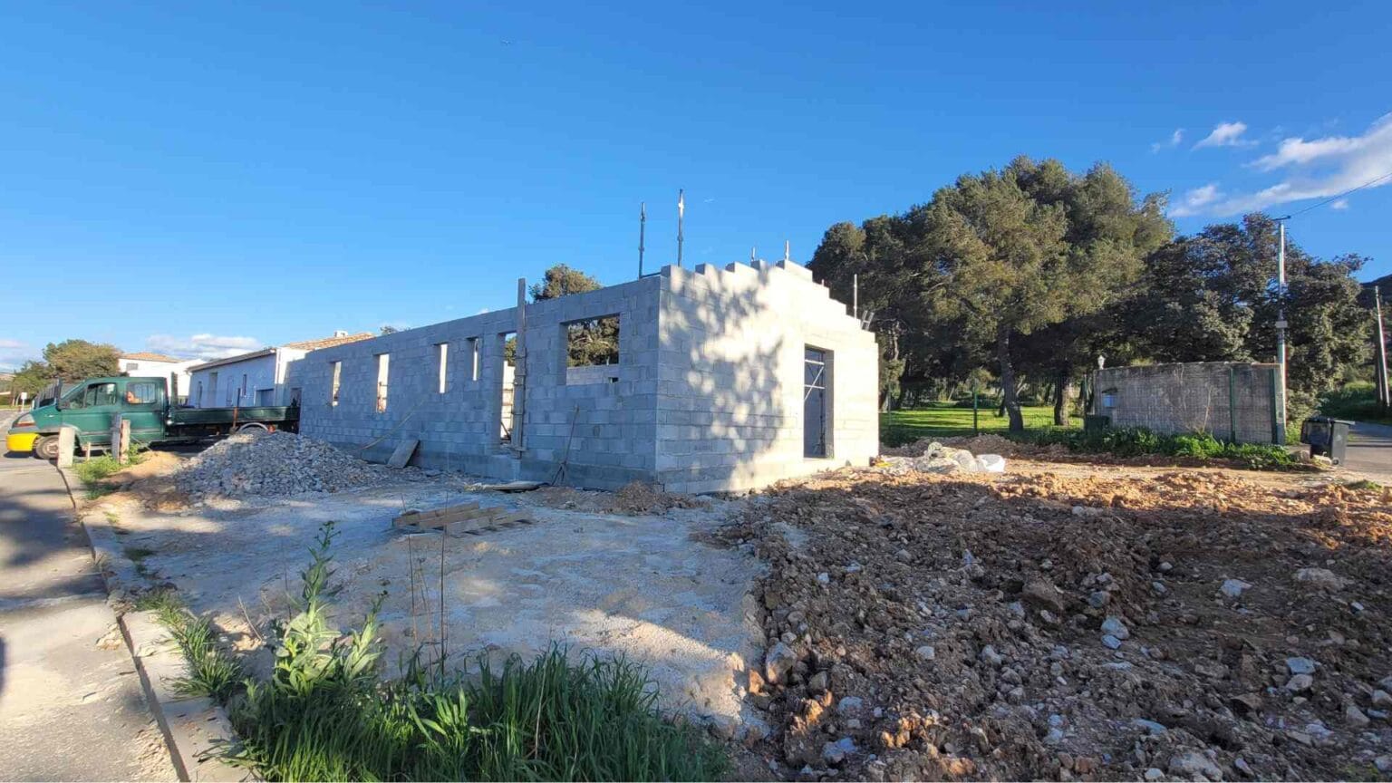 Vue d'ensemble d'un chantier mené par Les Maisons Vertes Provençales