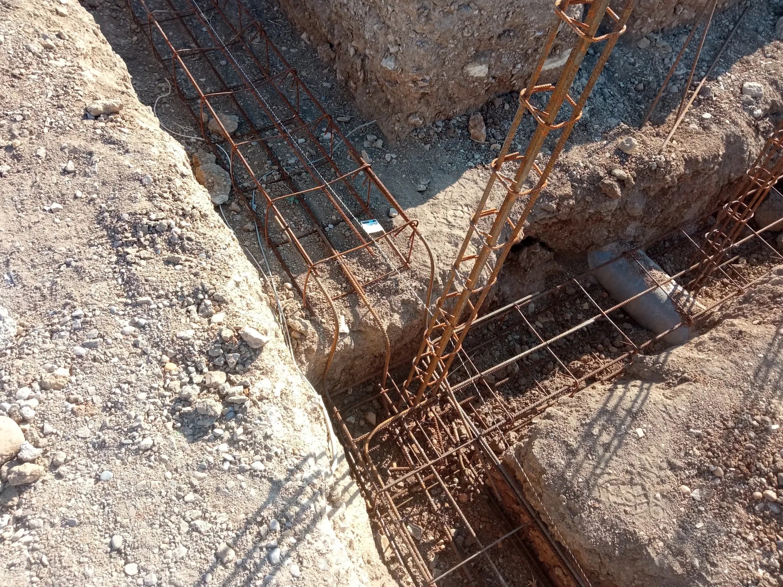 Ferraillage de semelle dans une tranchée creusée en terrain dur