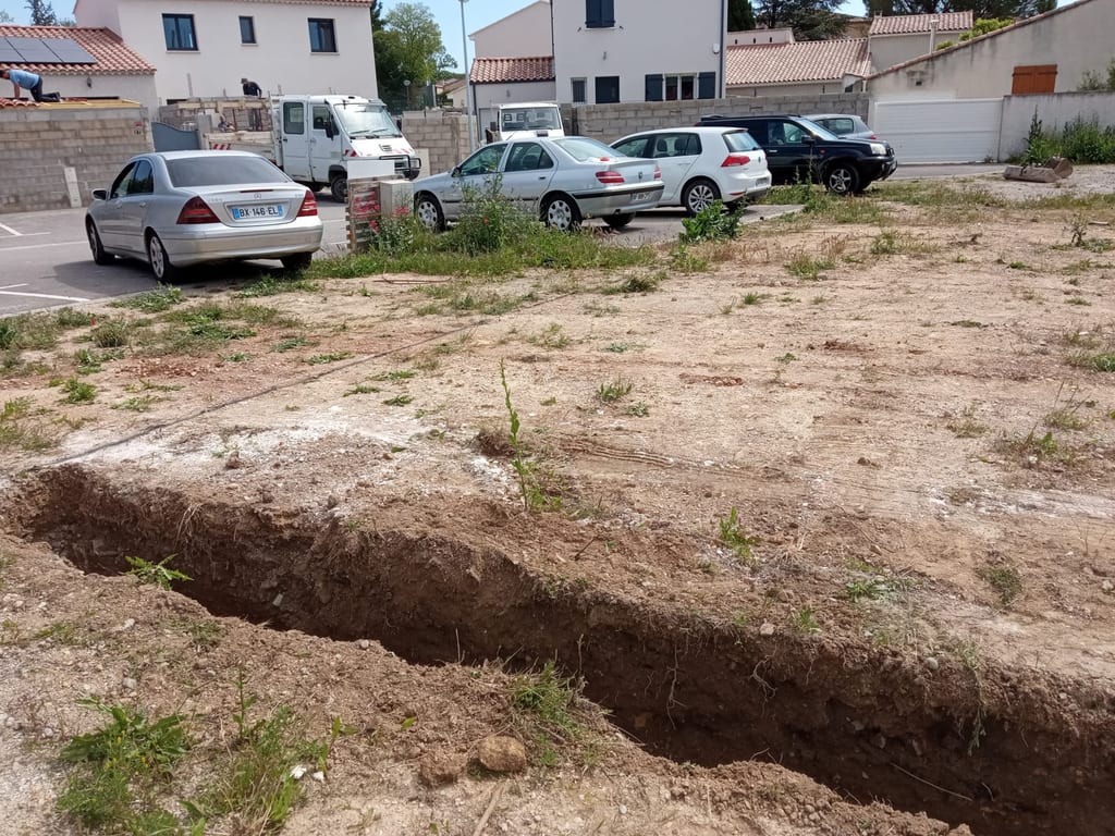 Semelles de fondation d'une maison sur terrain argileux à Miramas, Provence