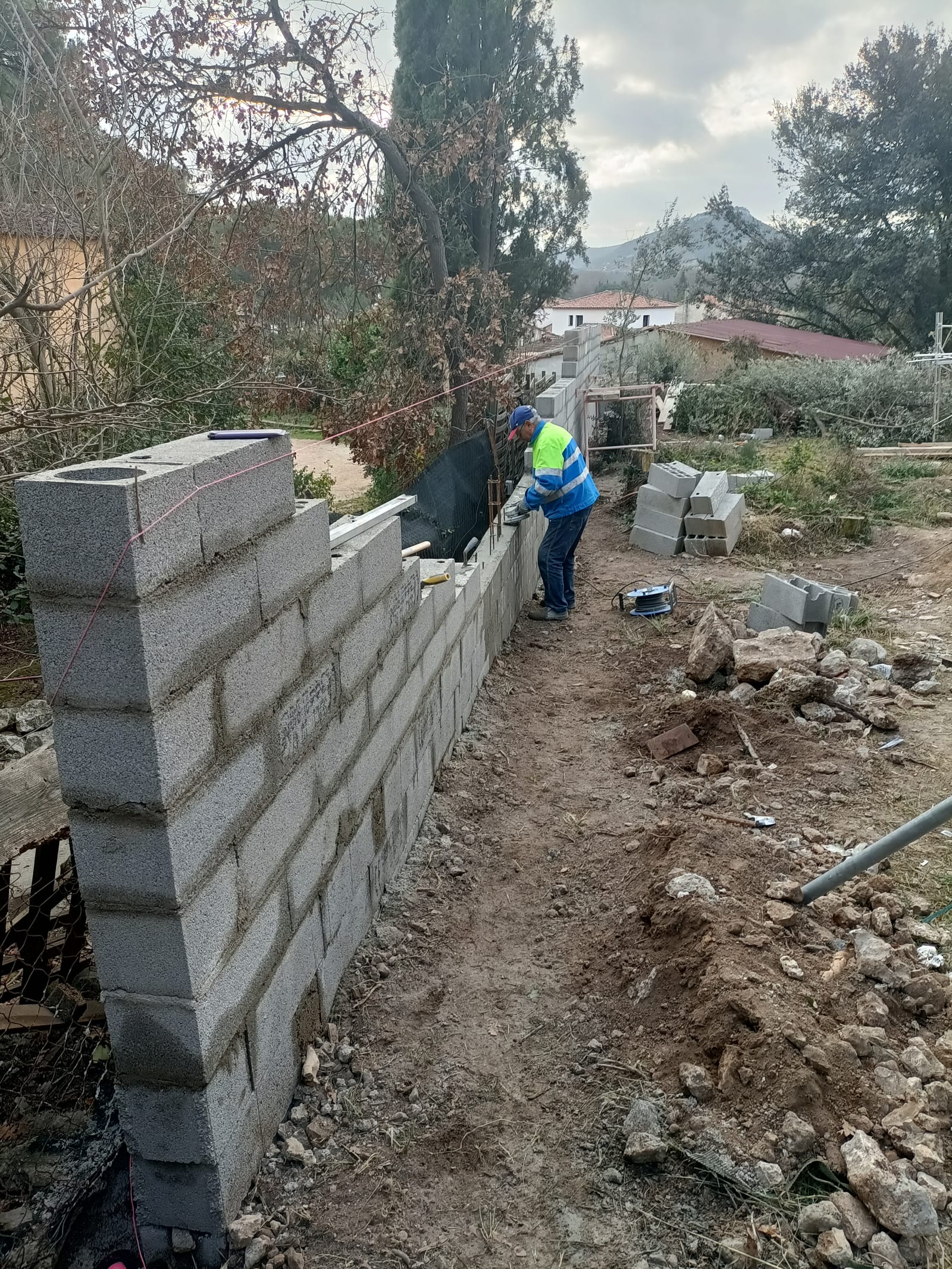 Construction mur de clôture Marseille — chantier Les Maisons Vertes Provençales