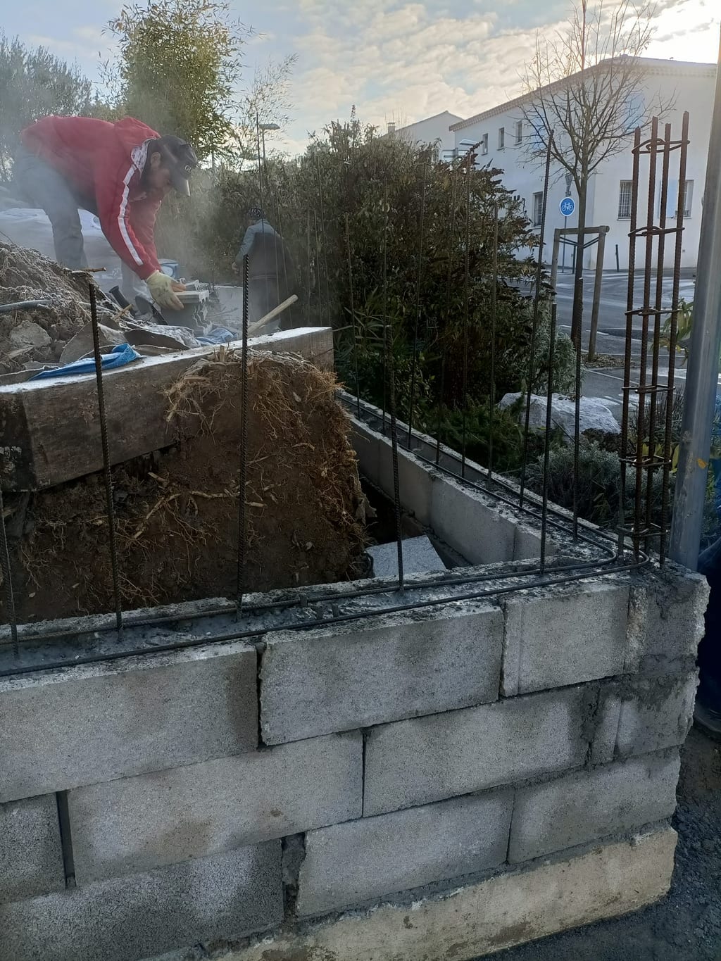 Construction villa avec mur de soutènement — Marseille