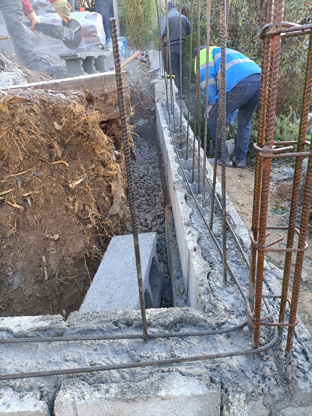Terrassement et fouille pour mur de soutènement — Saint-Barnabé
