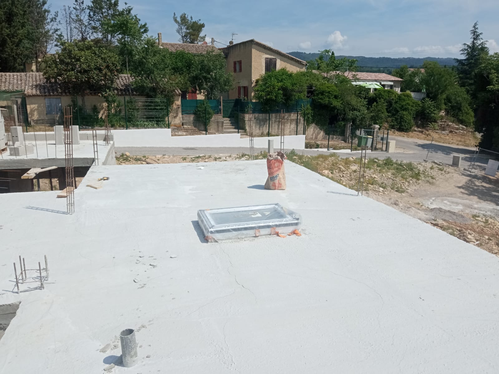 Terrassement et micropieux — phase fondations extension Cassis