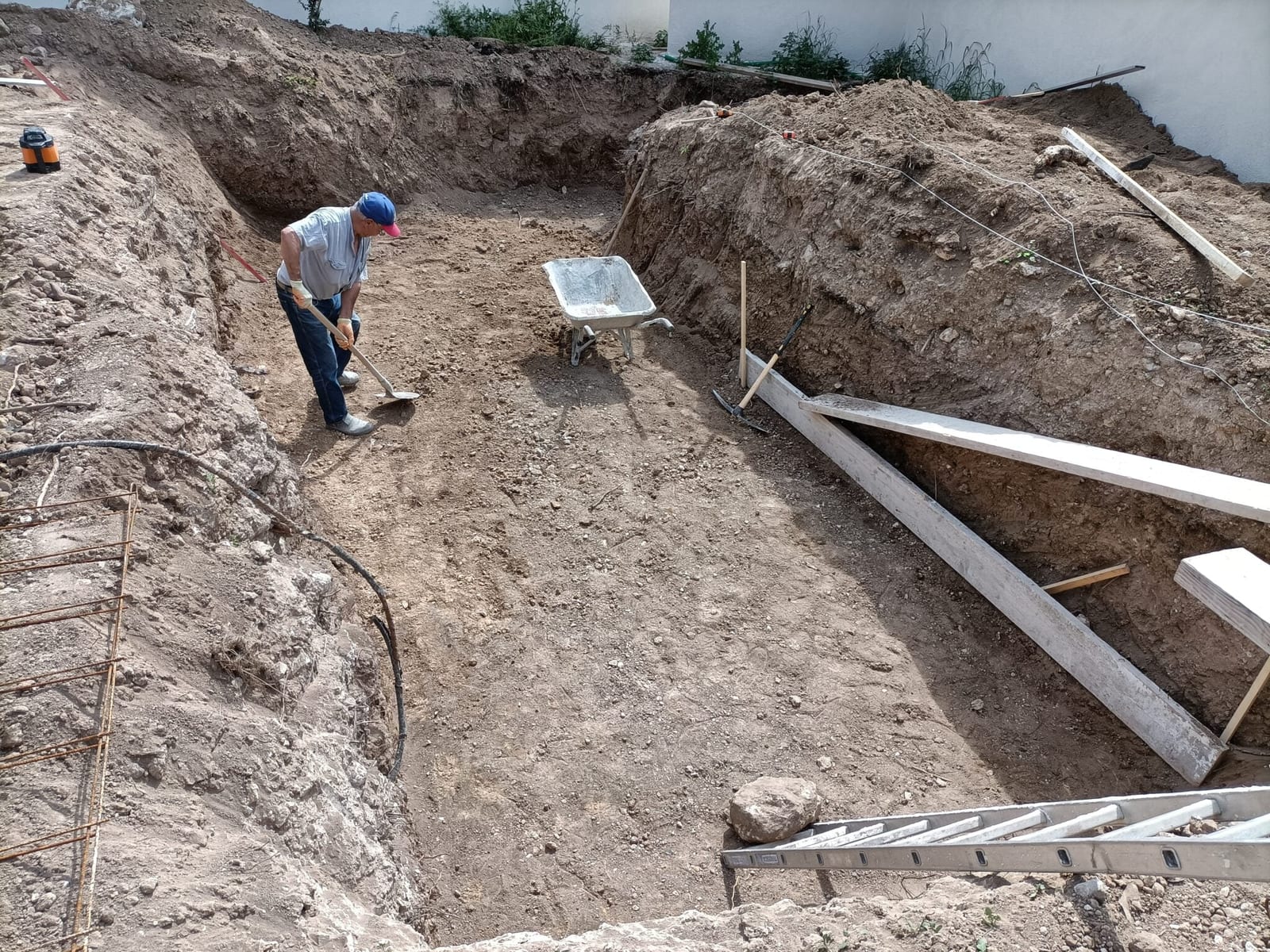 Piscine béton Miramas — exemple devis catalogue Calanque 10 m²