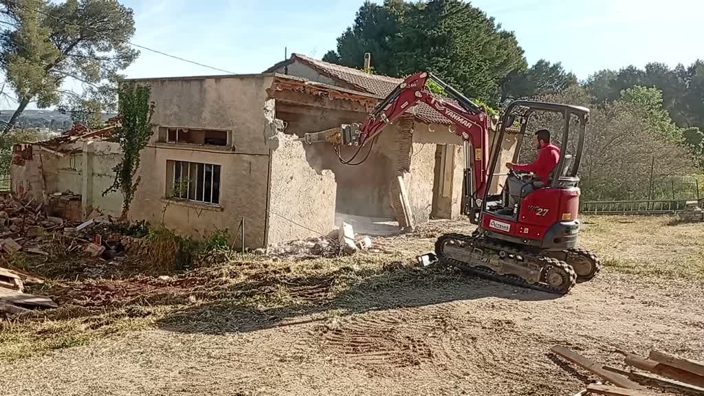 Démolition et désamiantage d'une villa de 1968 à Vitrolles