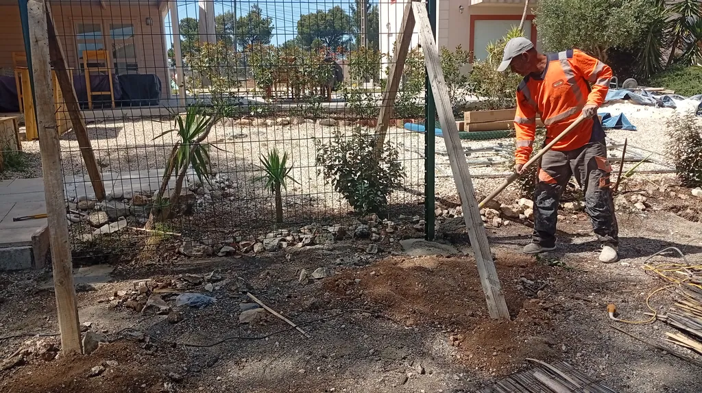 30 m de grillage rigide vert scellé sur plots — Les Cadeneaux, Les Pennes-Mirabeau